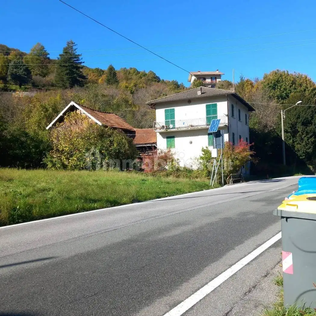 Villa in vendita a Montoggio