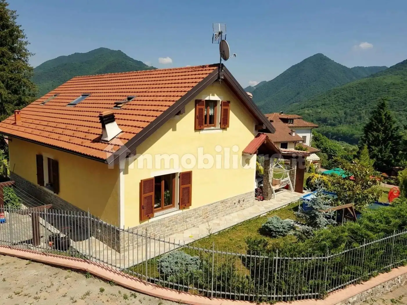 Villa in vendita a Montoggio