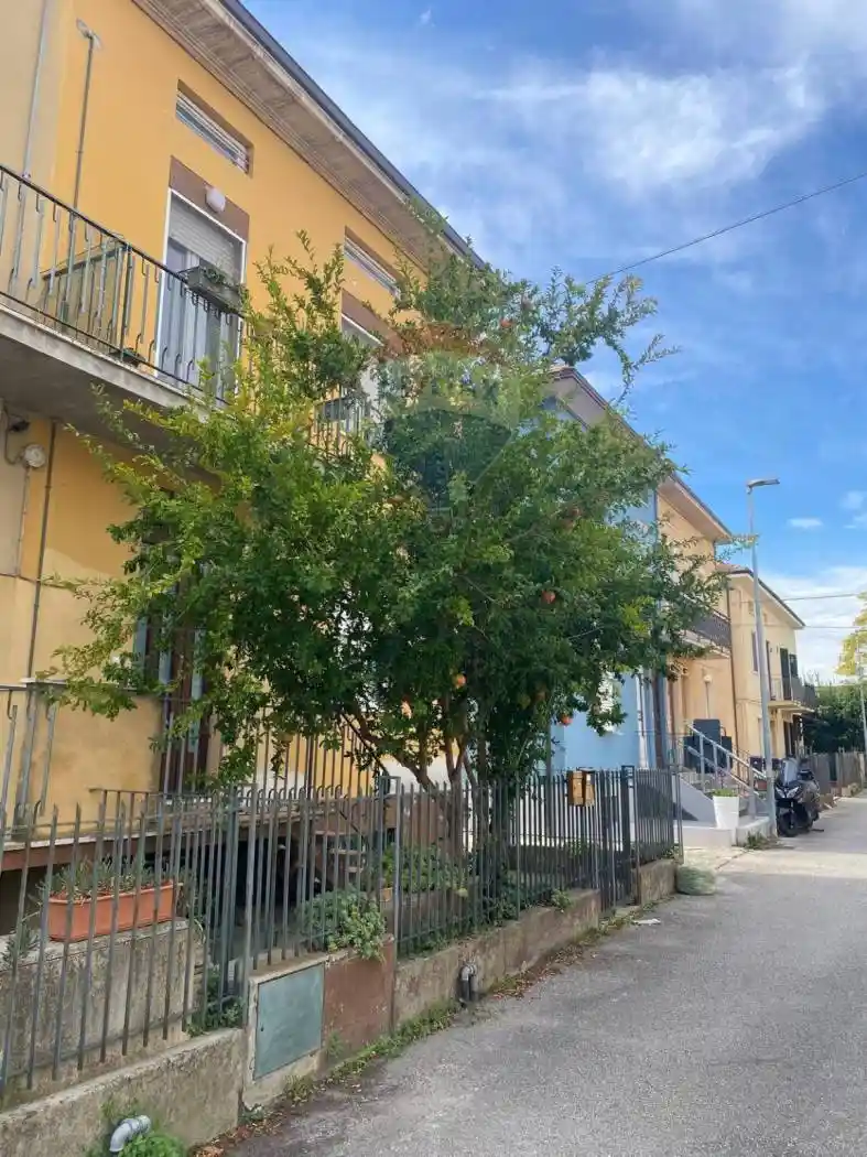 Terratetto plurifamiliare 120 m², buono stato, Tombaccia, Pesaro - foto 2