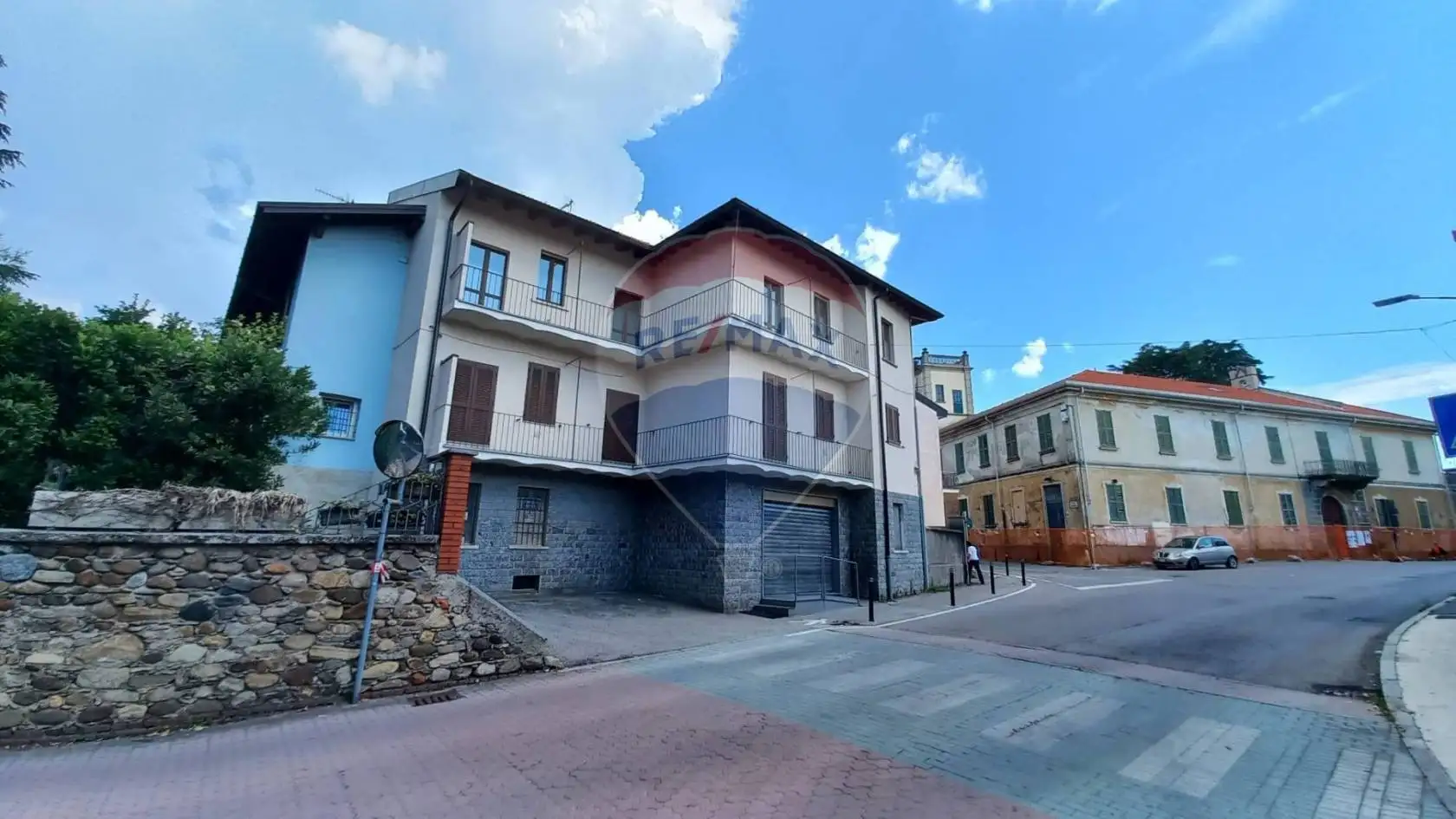 Appartamento in vendita a Caronno Varesino