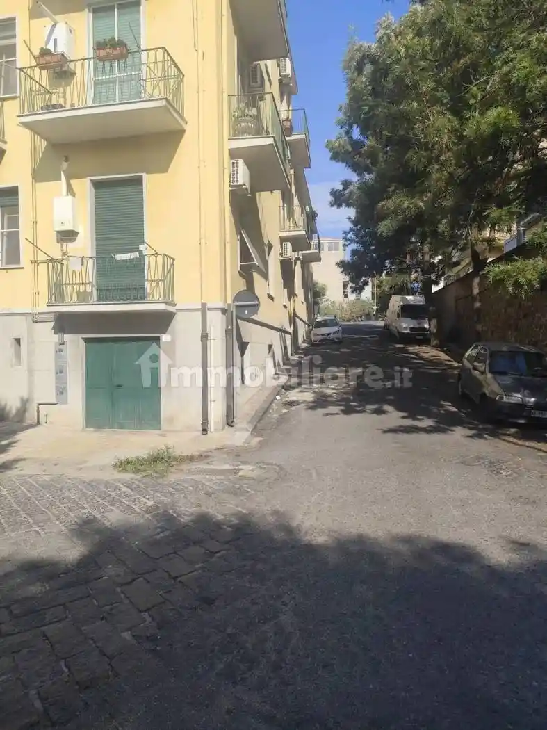 Trilocale via Sott'Argine Calopinace, 13, Centro Storico, Reggio Calabria - foto 2