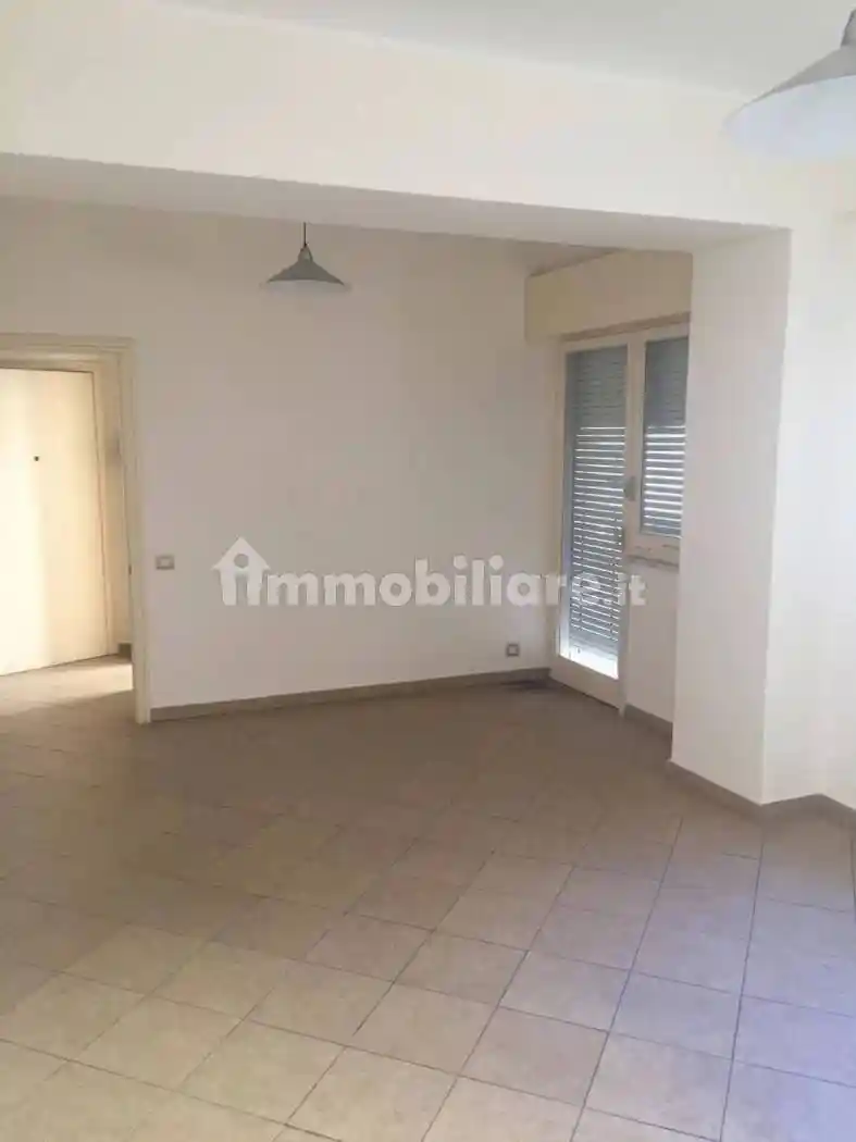 Trilocale via San Francesco Di Sales No Number, Centro Storico, Reggio Calabria - foto 2