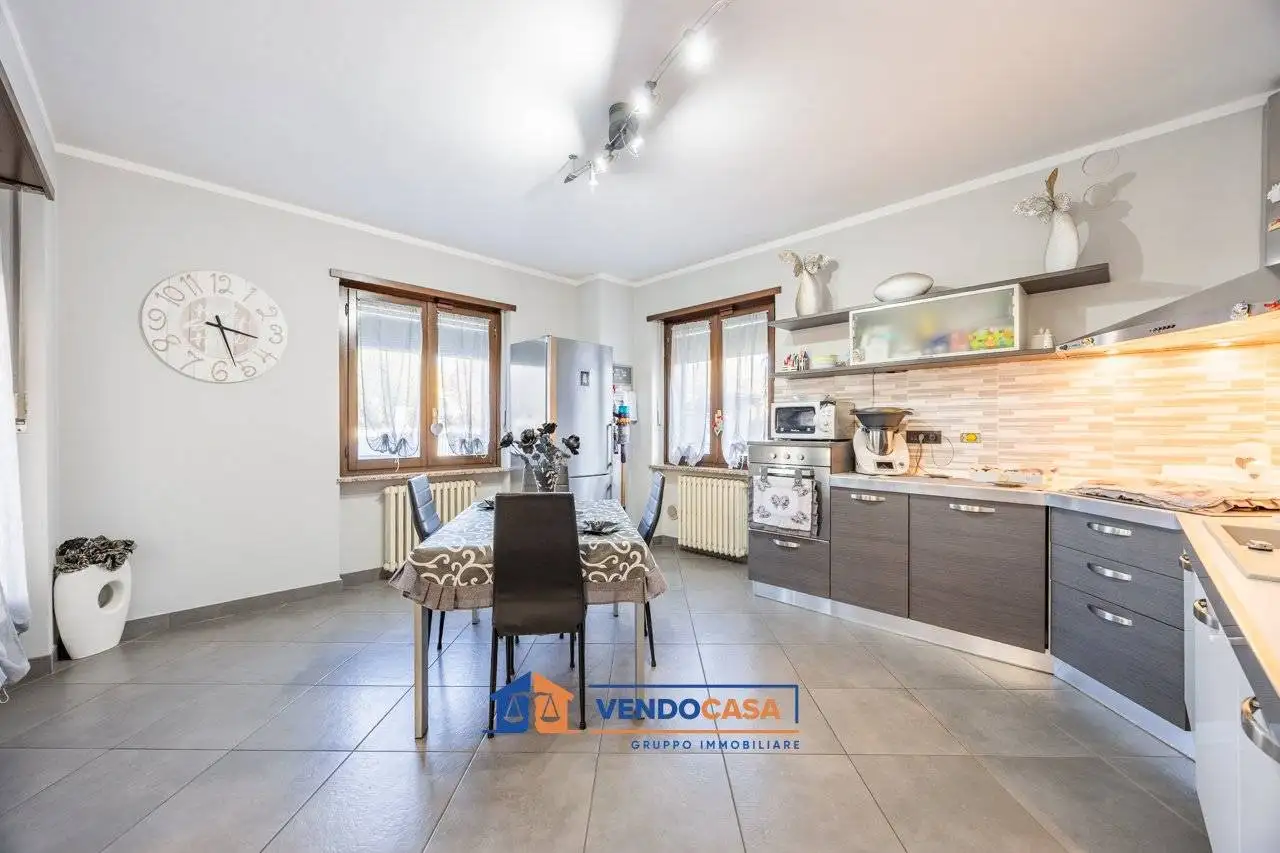 Appartamento in villa via Camillo Benso di Cavour, Caramagna Piemonte - foto 4