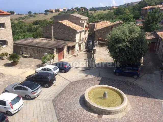 Quadrilocale piazza Municipio, Sn, Basicò - foto 3