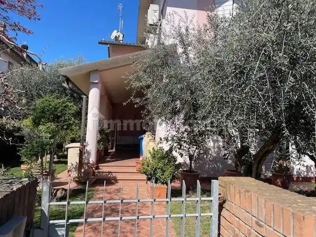 Villa bifamiliare, ottimo stato, 420 m², Parco Urbano - Piscina, Forlì - foto 2