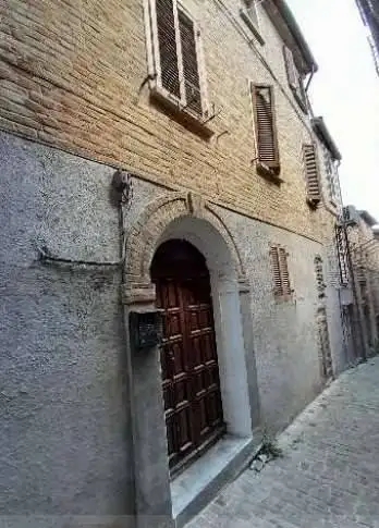 Casa indipendente in asta a Mombaroccio