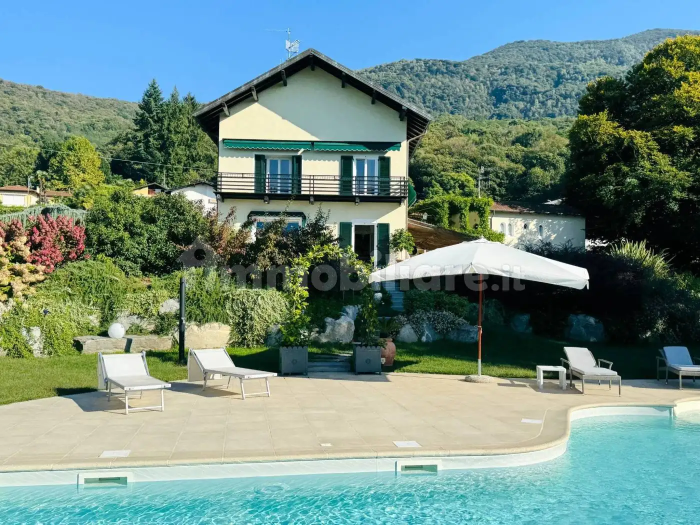 Villa in vendita a Porto Valtravaglia