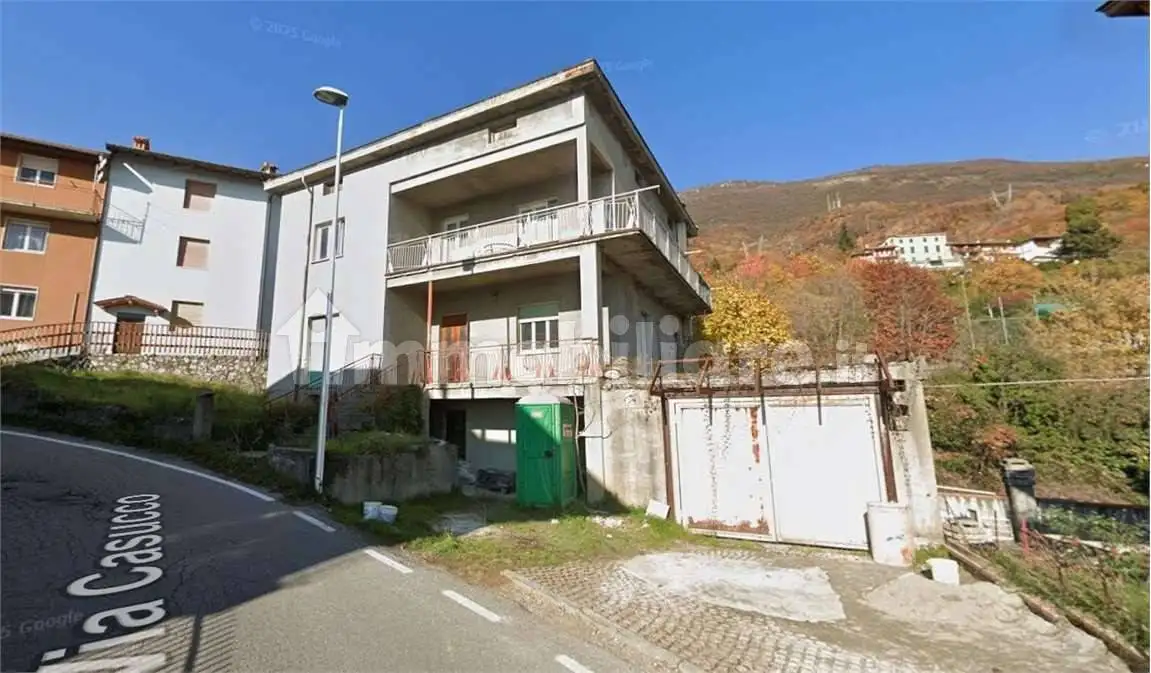 Palazzo - Stabile in asta a Almenno San Bartolomeo