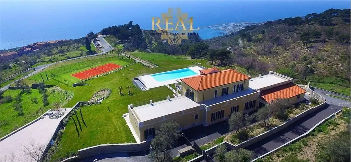 Villa unifamiliare 800 m², Centro, Cipressa - foto 3