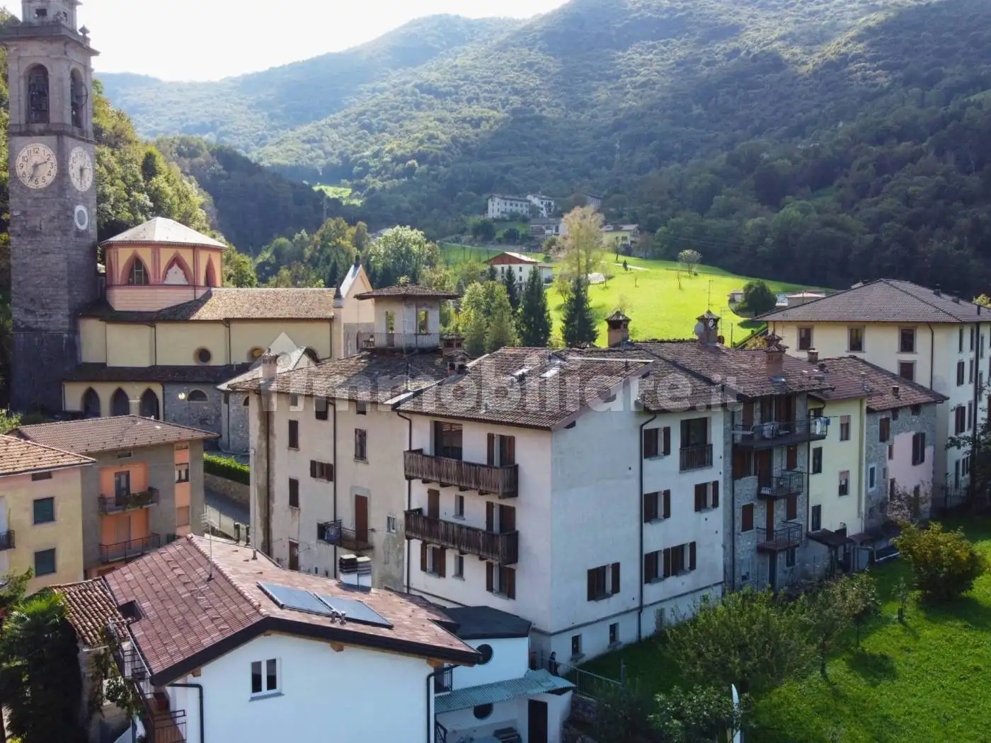 Palazzo - Edificio in vendita a Zogno