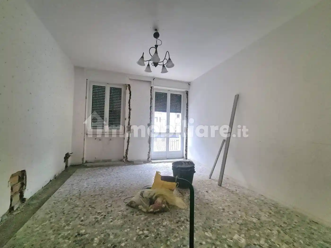 Trilocale ottimo stato, primo piano, Piscina, Legnano - foto 5