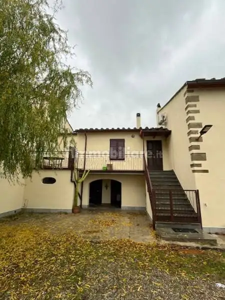 Casa indipendente in vendita a Arezzo