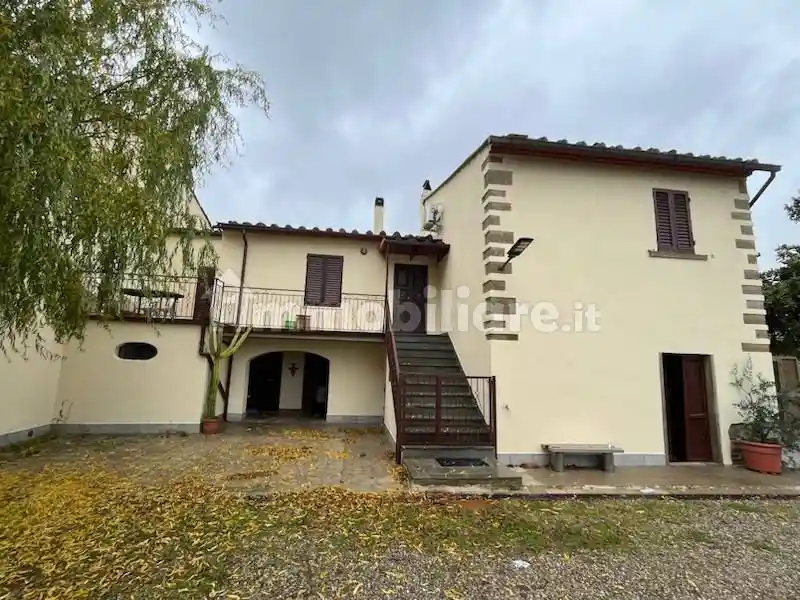 Terratetto unifamiliare 156 m², buono stato, Quarata, Arezzo - foto 2