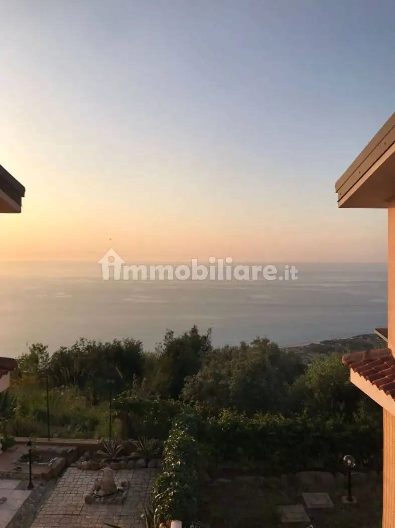 Appartamento in vendita a Zambrone