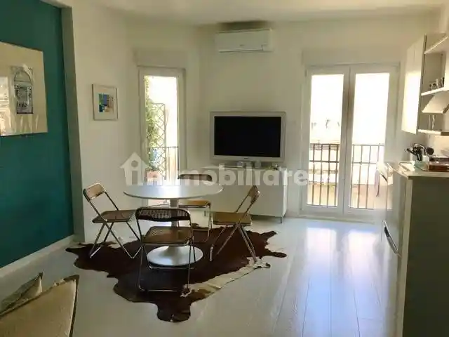 Bilocale ottimo stato, quinto piano, Città Vecchia, Trieste - foto 2