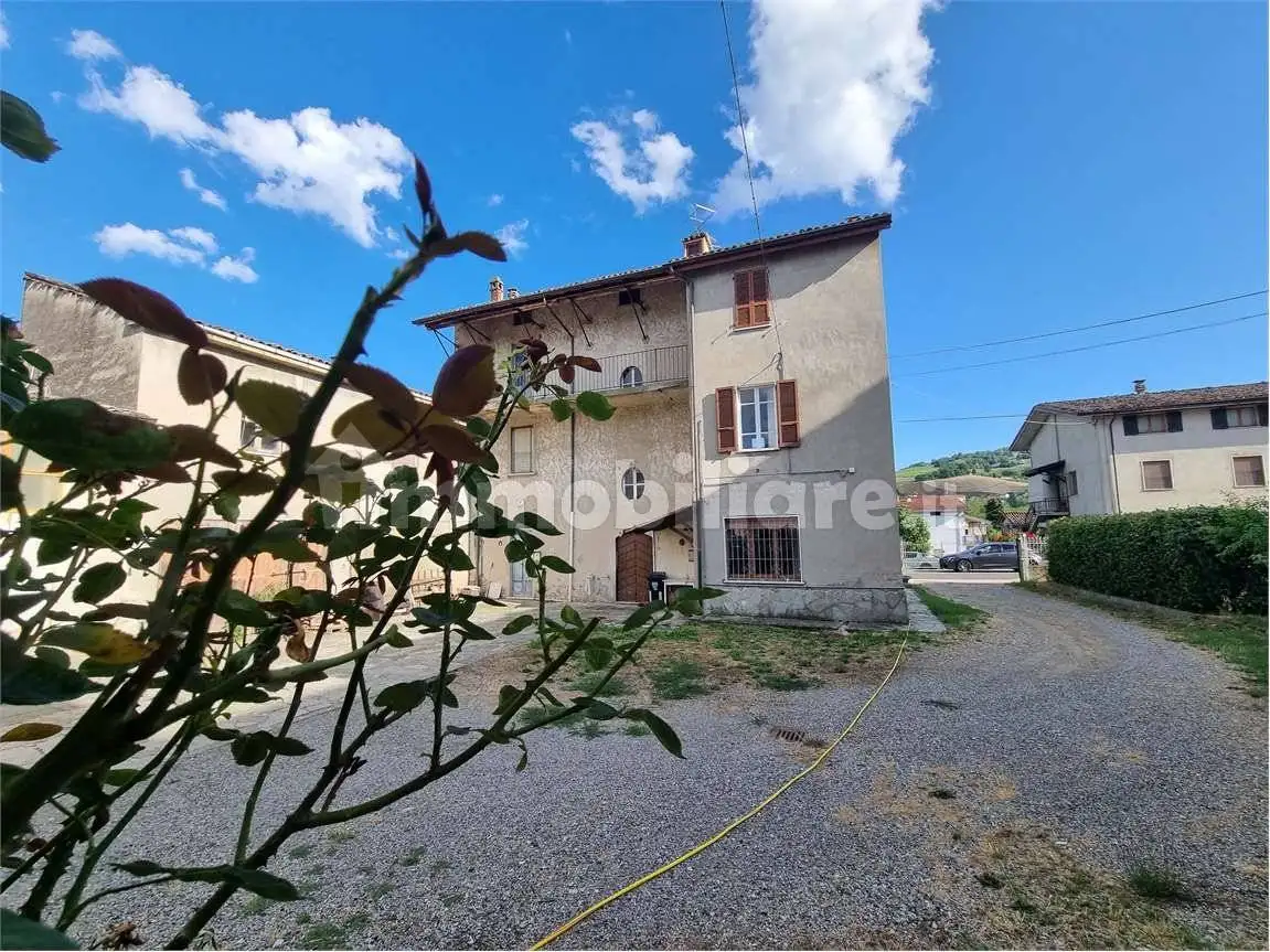 Casa indipendente in vendita a Alta Val Tidone