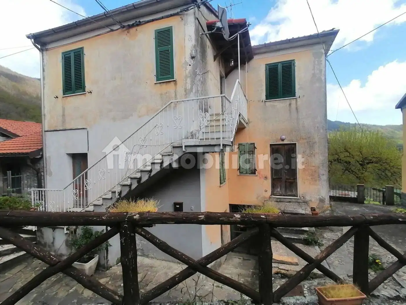 Villa in vendita a Calice al Cornoviglio