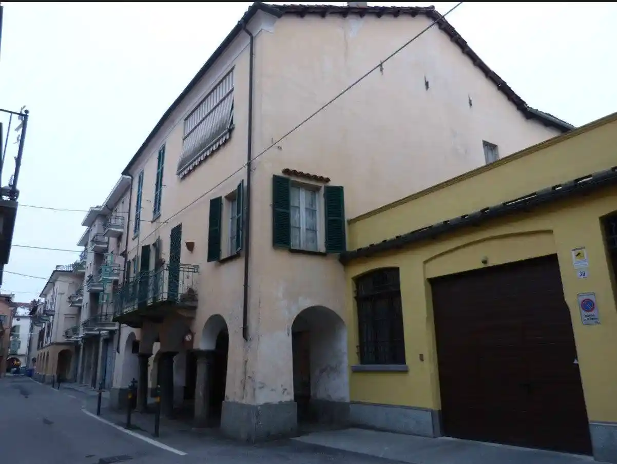 Palazzo - Edificio in vendita a Fossano