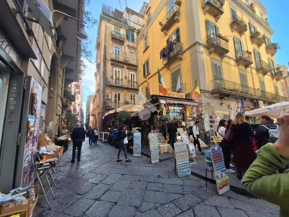 Trilocale via Giovanni Paladino, Centro Storico, Napoli - foto 2