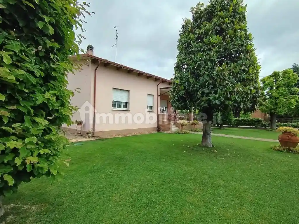 Villa in vendita a Mirandola