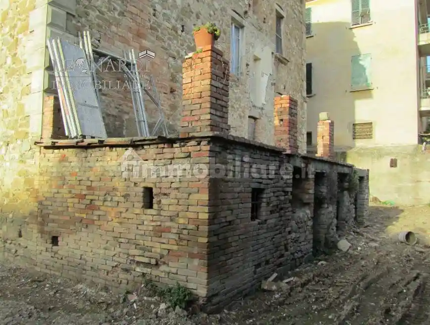 Terratetto plurifamiliare 330 m², da ristrutturare, Casa del Diavolo, Perugia - foto 3