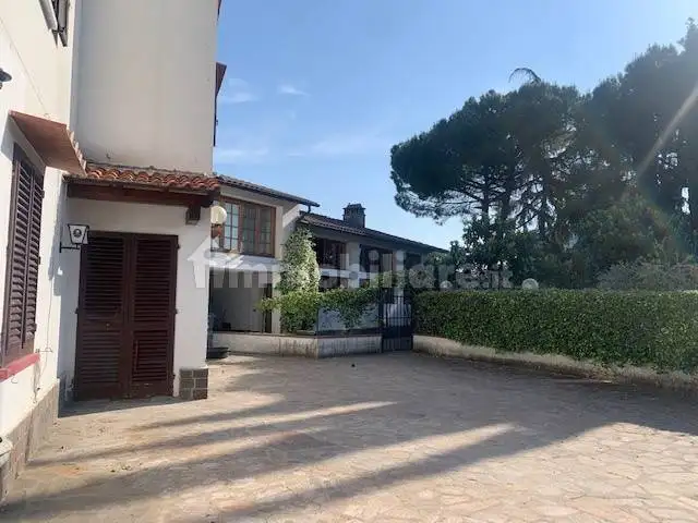 Villa in vendita a Campi Bisenzio