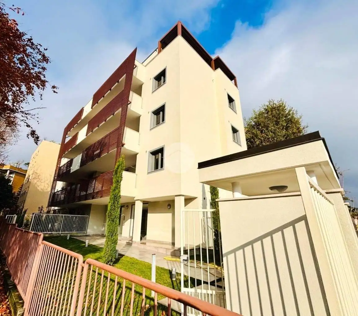 Appartamento in vendita a Monza