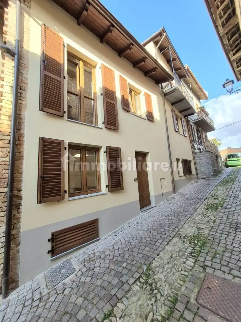 Casa indipendente in vendita a Montemagno