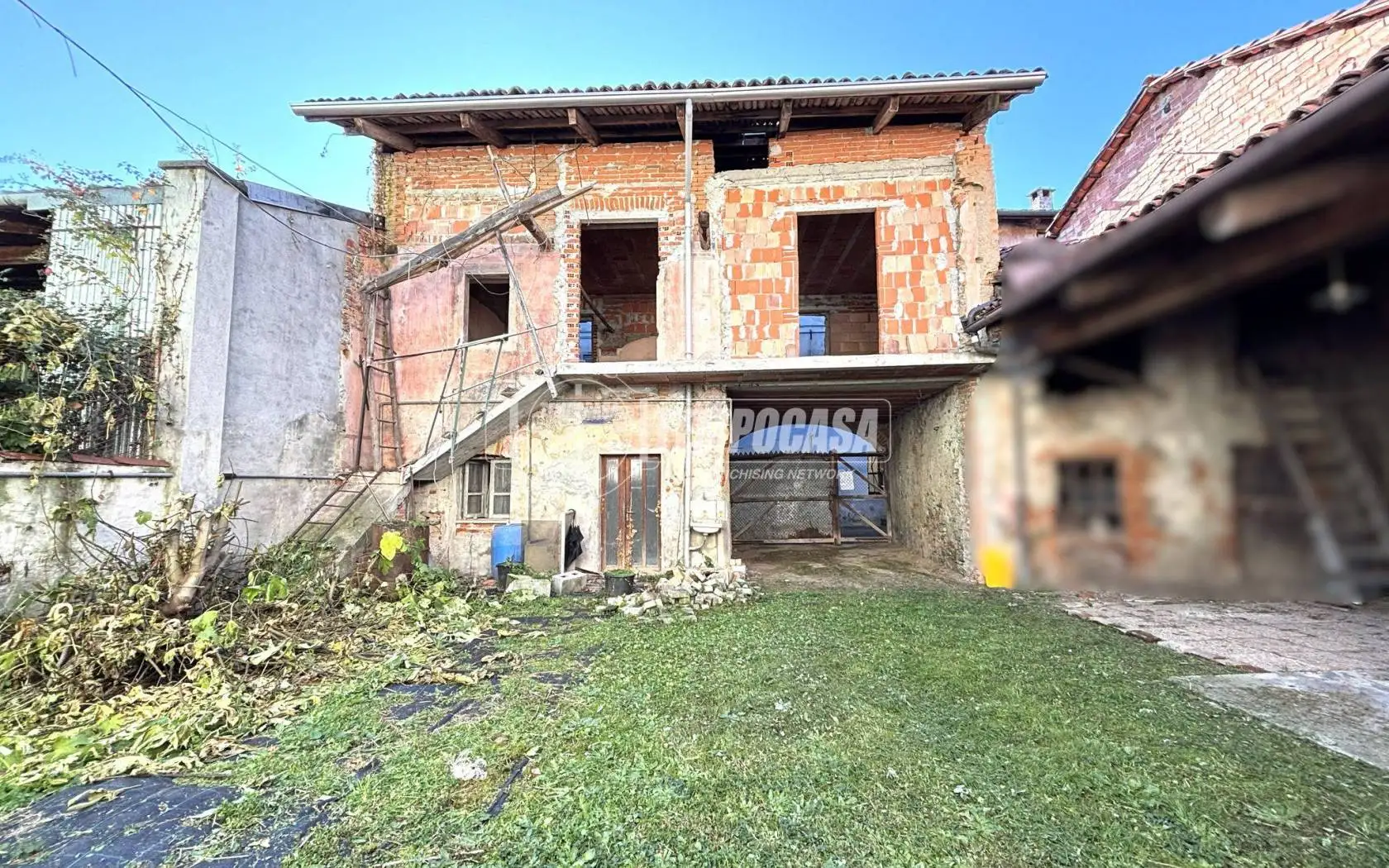 Terratetto unifamiliare 65 m², da ristrutturare, Centro, Caravino - foto 2