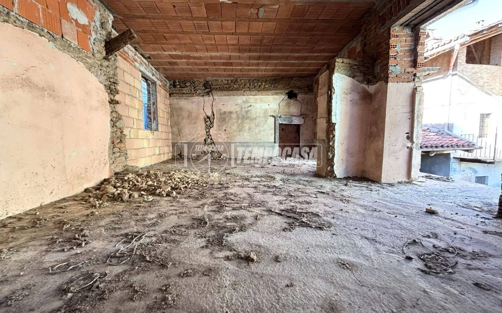 Terratetto unifamiliare 65 m², da ristrutturare, Centro, Caravino - foto 4