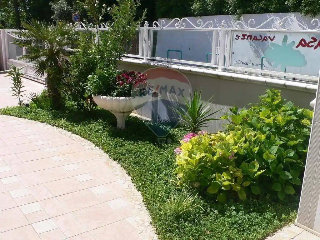 Palazzo - Edificio in Vendita - foto 2