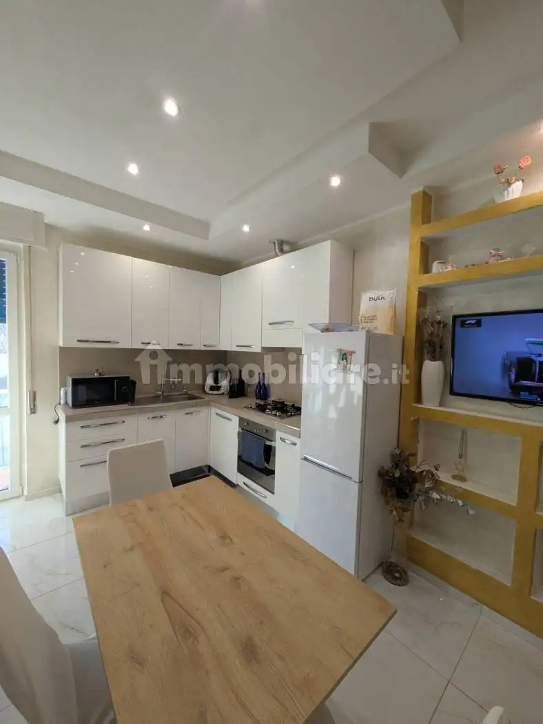 Trilocale via 25 Aprile, Centro, Castelletto Sopra Ticino - foto 4