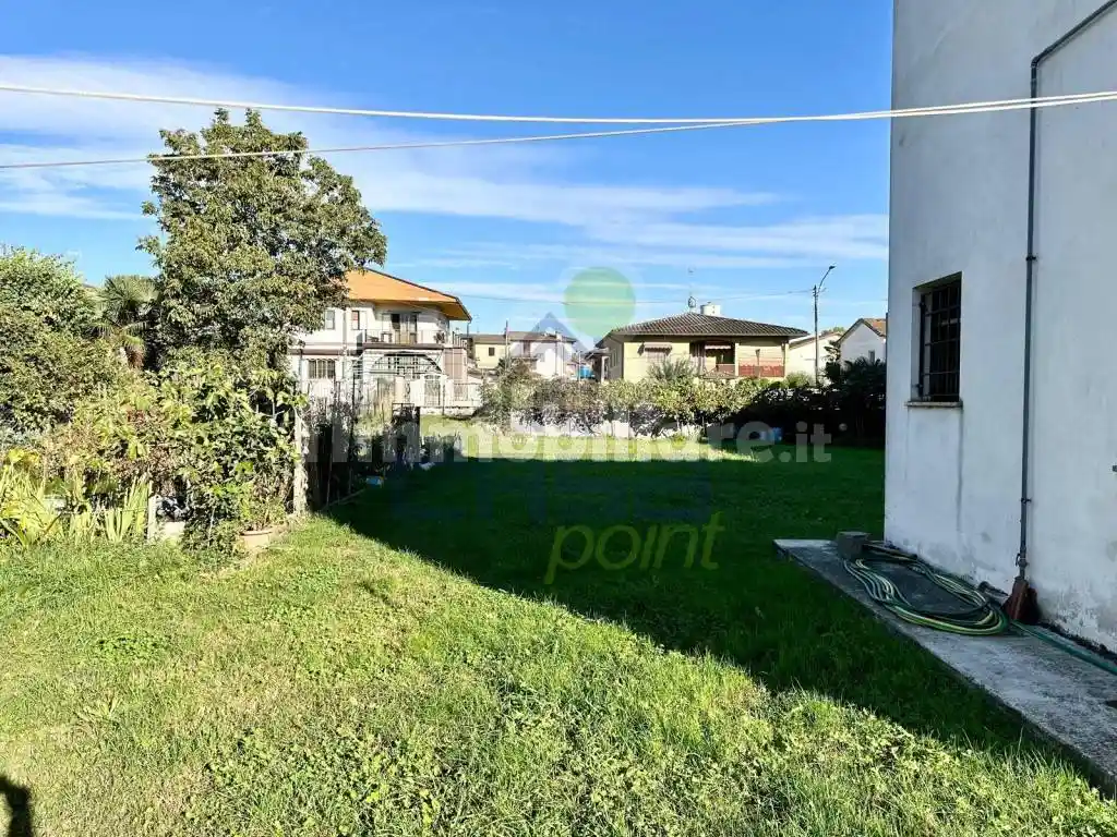 Bilocale via stazione 38, Centro, Acquanegra Cremonese - foto 4