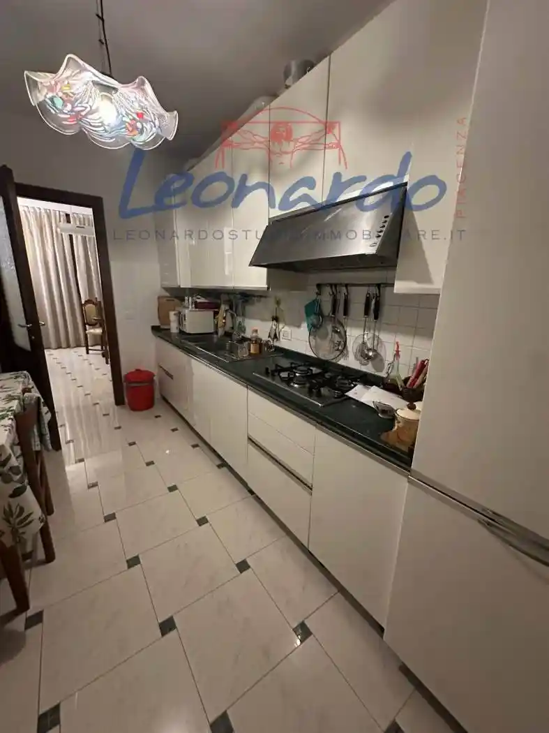 Trilocale ottimo stato, piano terra, Via Colombo, Piacenza - foto 4