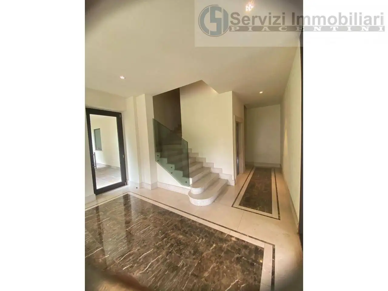 Appartamento in vendita a Piacenza