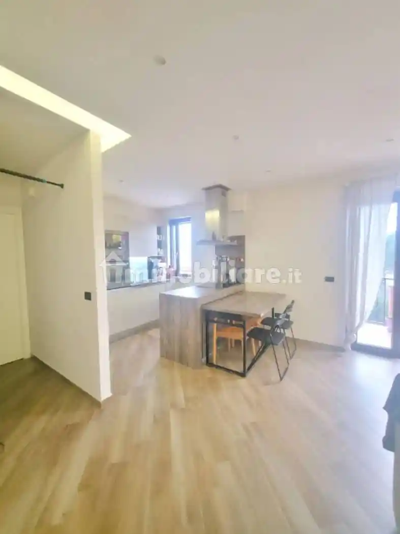 Trilocale via Nicola Capasso 50, Calvizzano - foto 3