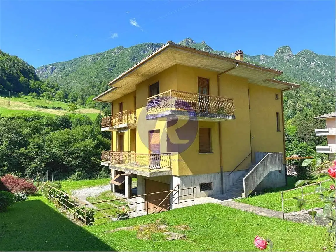 Villa in vendita a San Giovanni Bianco