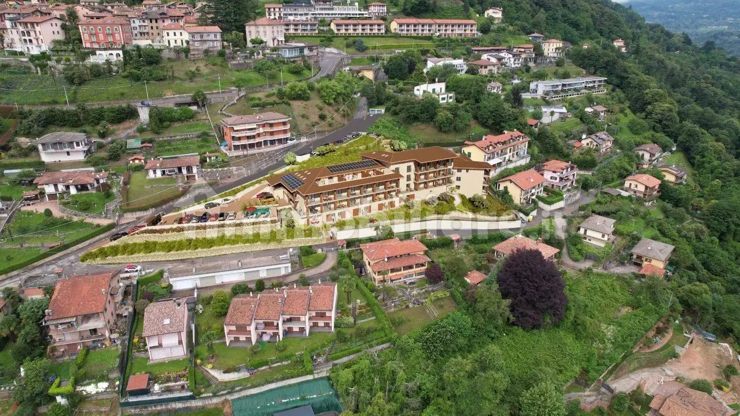 Appartamento via Ponte Tresa Angolo via Rovo No Number, Centro, Cadegliano-Viconago - foto 2