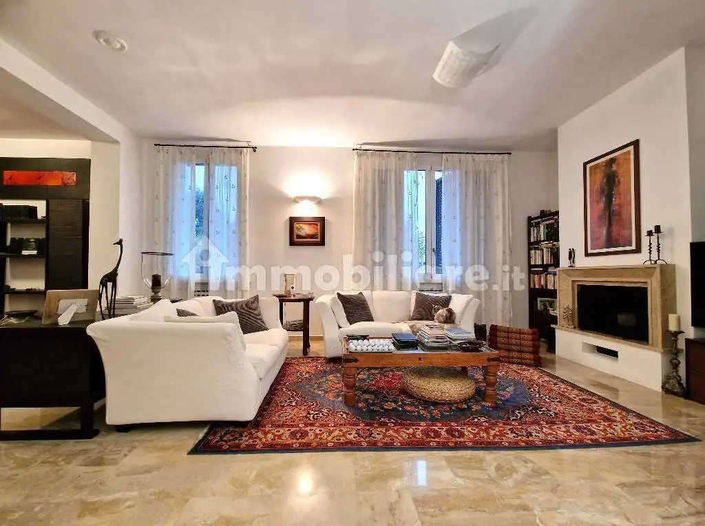 Villa in vendita a Reggio Emilia