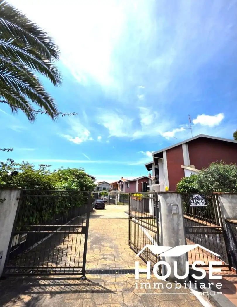 Villa in vendita a Pedara