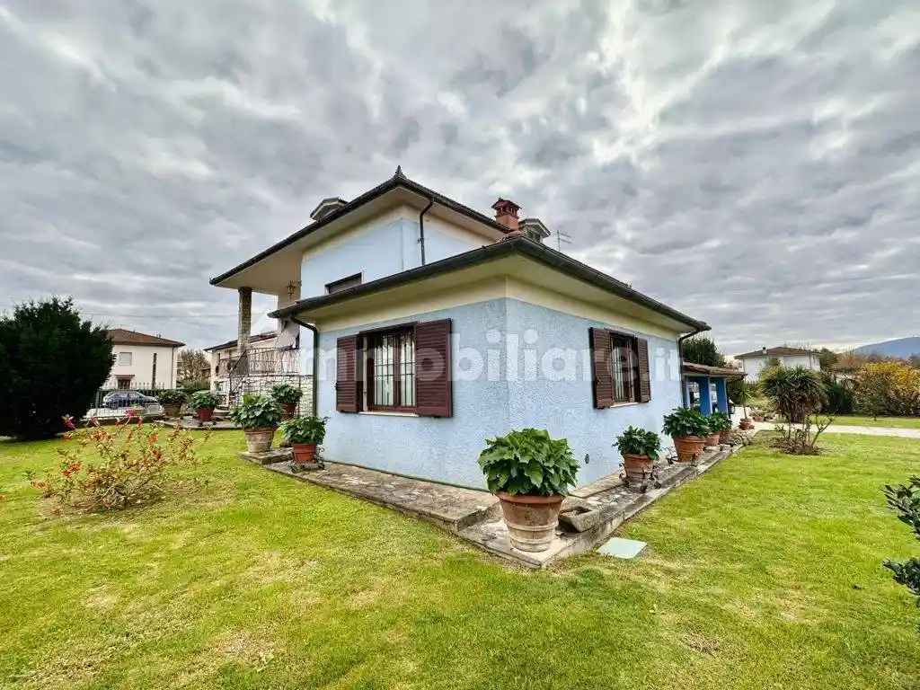 Villa in vendita a Capannori