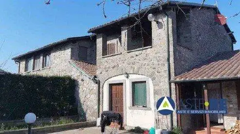Villa in asta a Viterbo