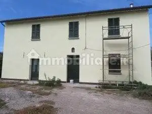 Villa in affitto a Solarolo