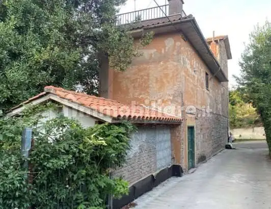 Villa in asta a Albano Laziale