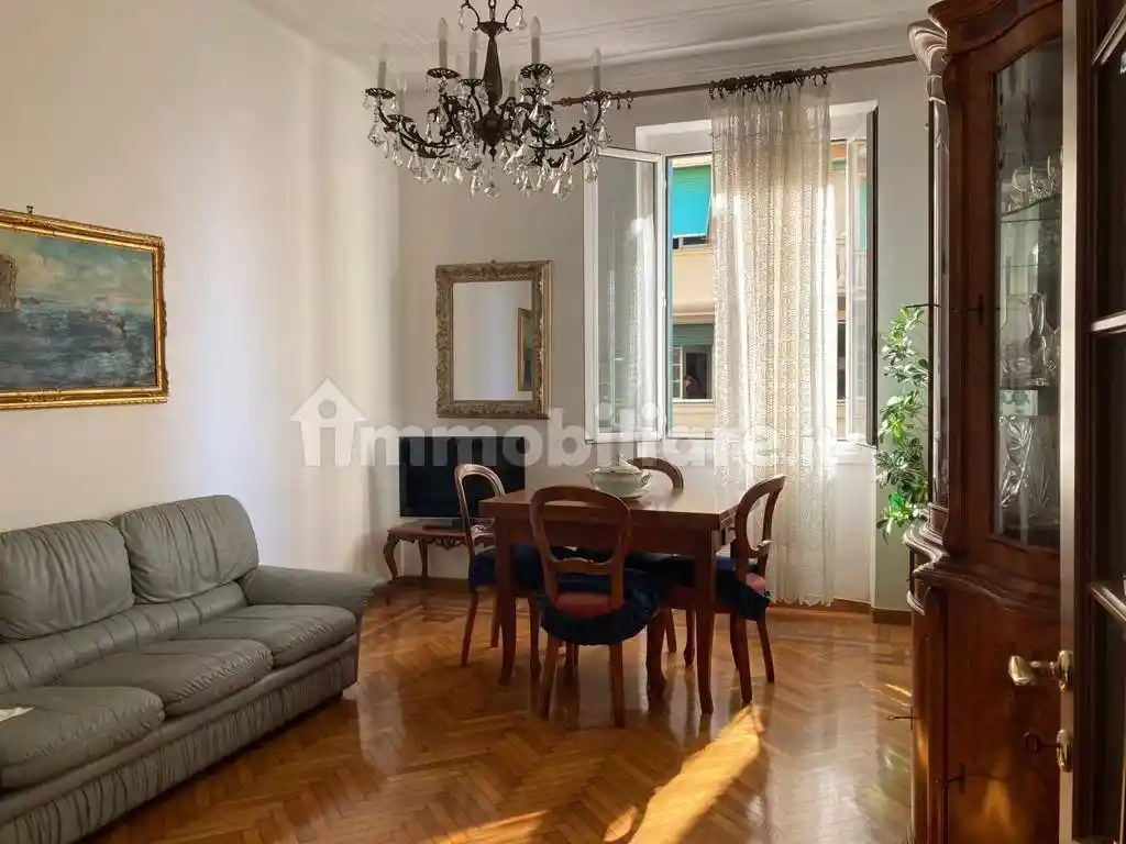 Appartamento in vendita a Genova