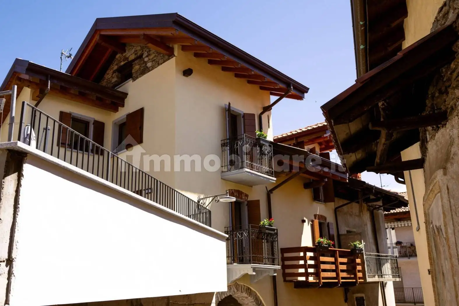 Casa indipendente in vendita a Massino Visconti