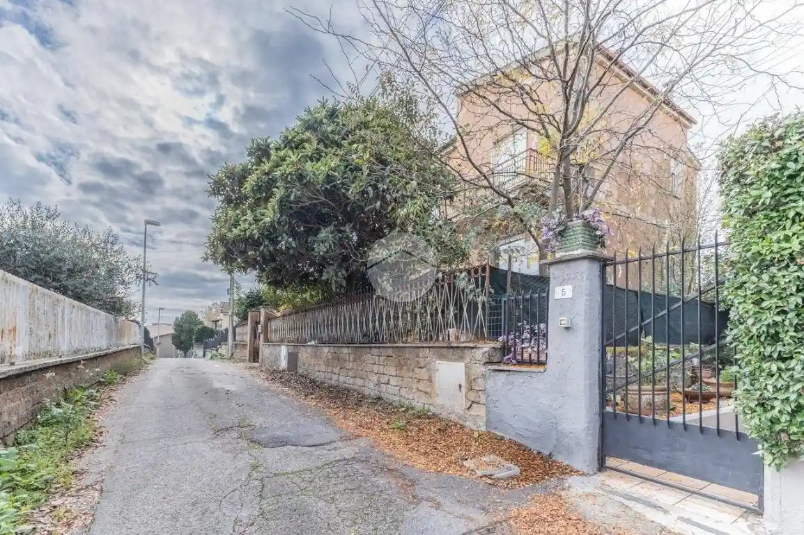 Villa unifamiliare via Marco Polo 4, Centro, Civita Castellana - foto 2