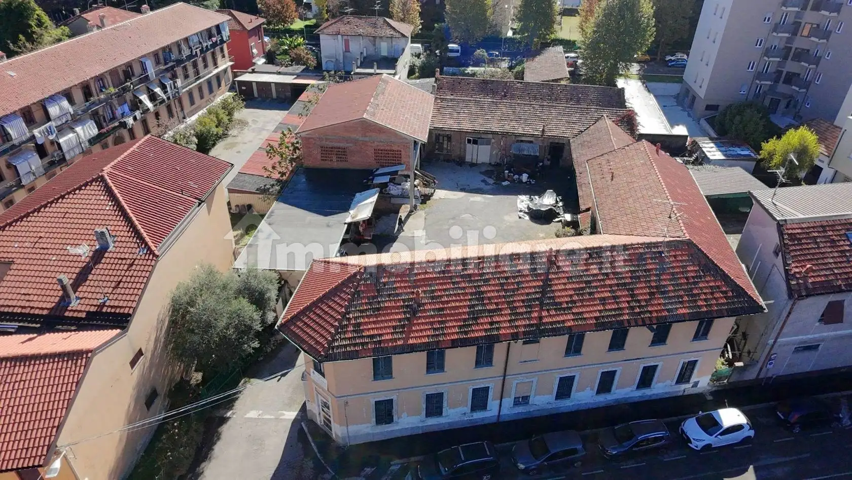 Palazzo - Edificio in vendita a Barlassina