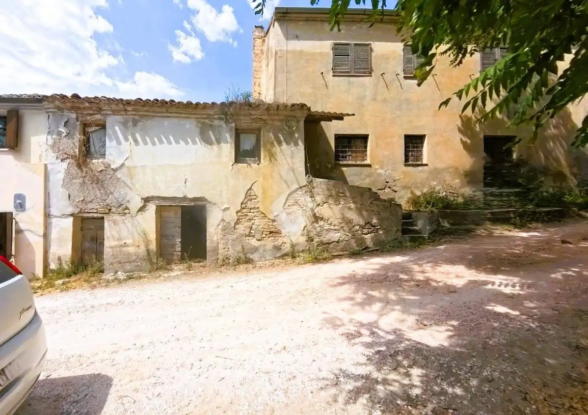 Rustico - Casale in vendita a Civitanova Marche