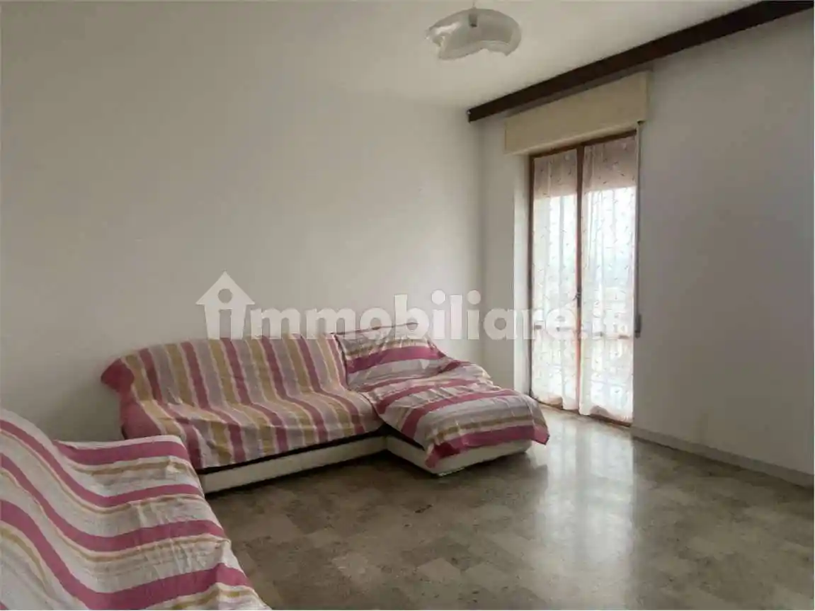 Trilocale via Scotti da Vigoleno, Centro, Carpaneto Piacentino - foto 2